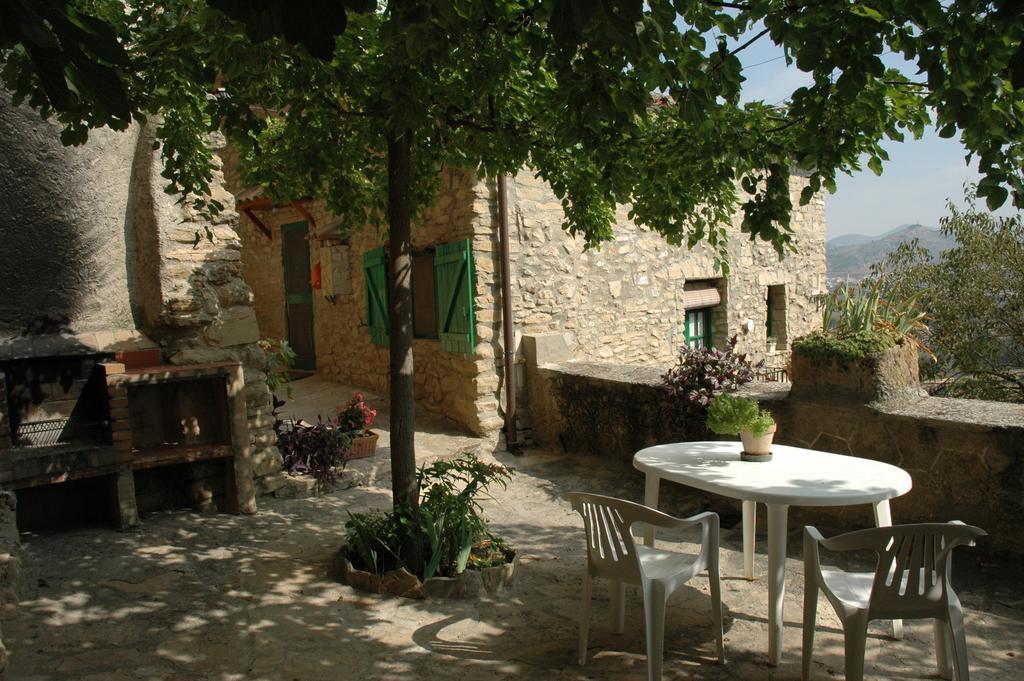 Casa Con Chimenea Y Vista Al Valle - Cal Valeriet Montsonis Buitenkant foto